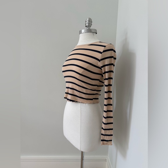 TOPSHOP Petite Stripe Lettuce Trim T-shirt - Picture 7 of 9